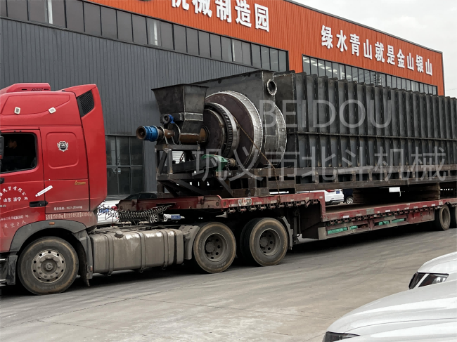 连续式椰壳骚片AV蜜桃精品一区装车发往海南