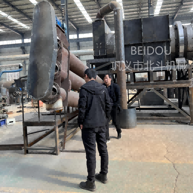 付经理为客户介绍竹子骚片AV蜜桃精品一区出炭方式