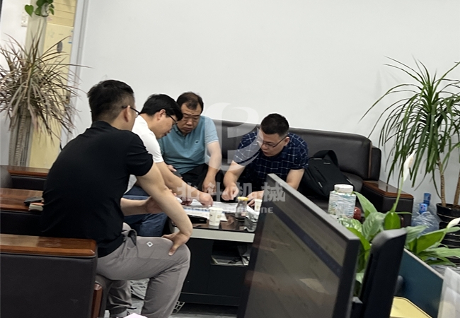 山东客户来访,实地考察玉米秸秆骚片AV蜜桃精品一区