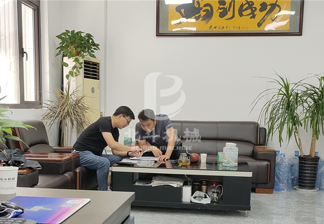 云南客户来白丝紧致爆乳自慰喷水AV蜜桃机械进一步了解稻壳骚片AV蜜桃精品一区