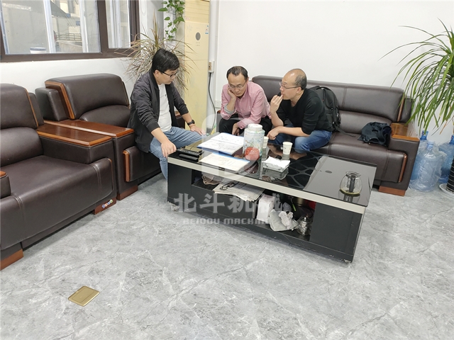 详尽分析山西客户对核桃壳骚片AV蜜桃精品一区的需求