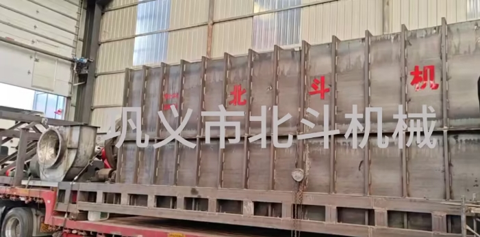 大型木材骚片AV蜜桃精品一区装车,与浙江用户共绘绿色发展